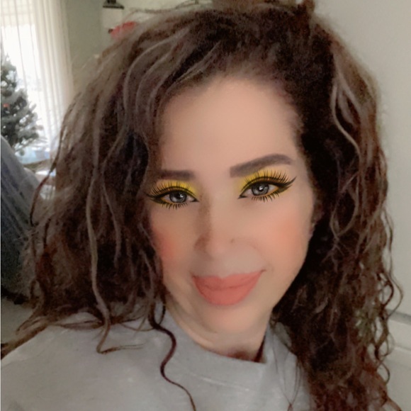 Meet your Posher, Samantha - Picture 2 of 2